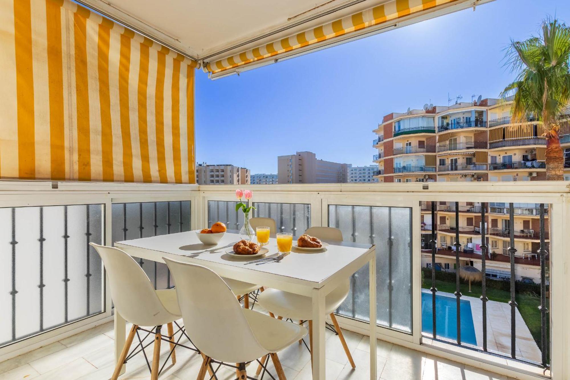 Erisa 68 By Ivi Real Estate Apartment ตอร์เรโมลิโนส ภายนอก รูปภาพ