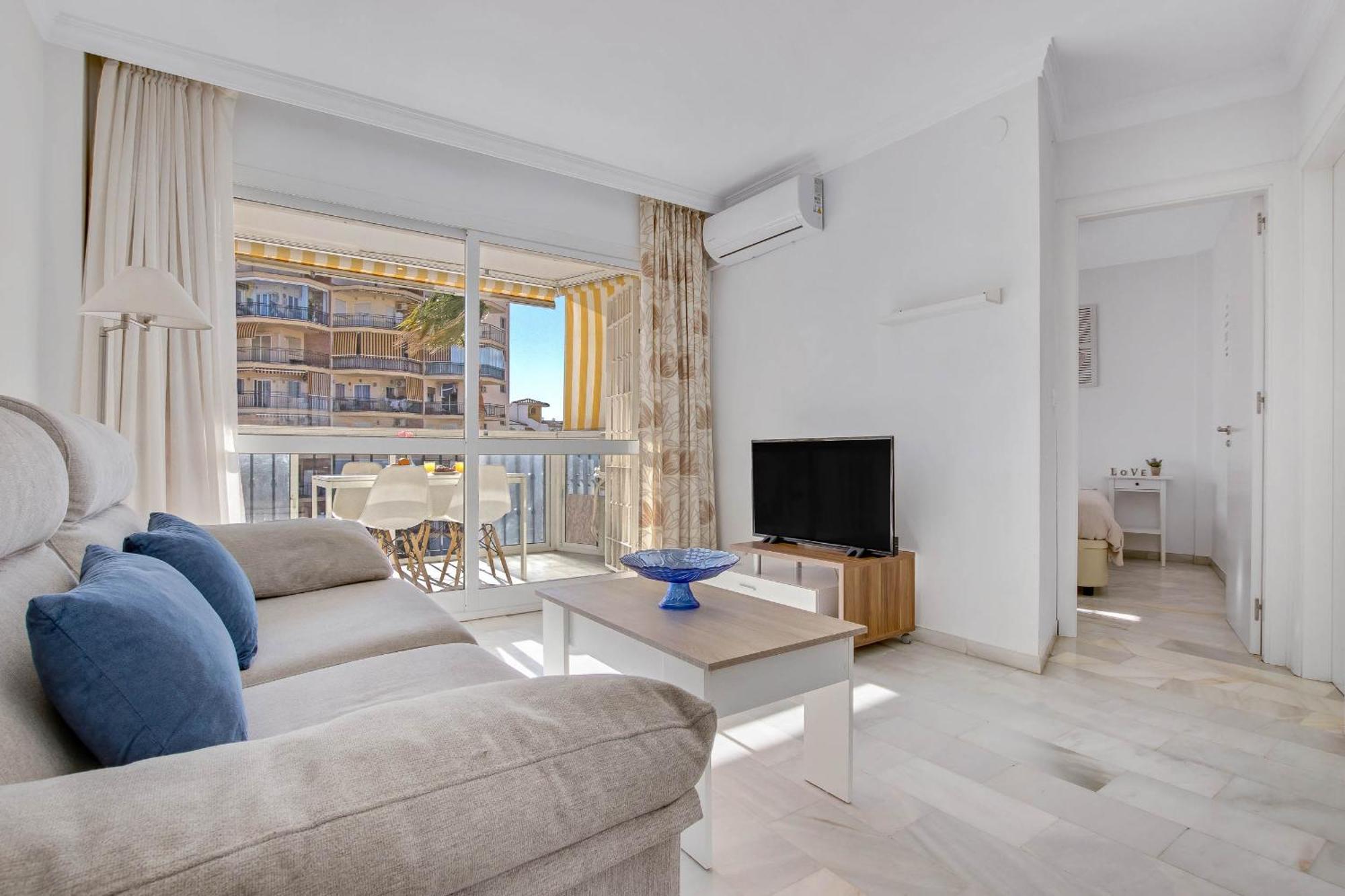 Erisa 68 By Ivi Real Estate Apartment ตอร์เรโมลิโนส ภายนอก รูปภาพ