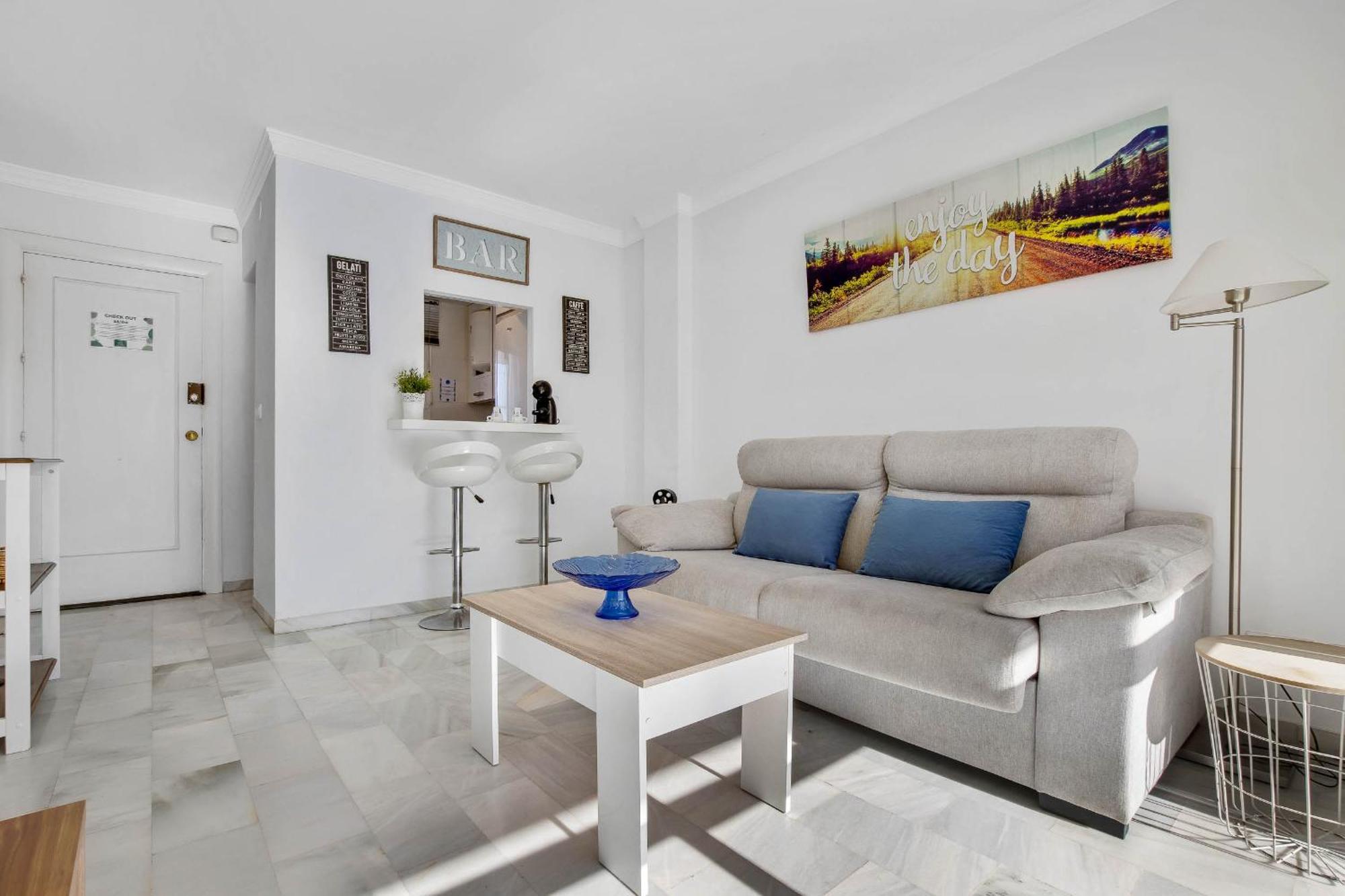 Erisa 68 By Ivi Real Estate Apartment ตอร์เรโมลิโนส ภายนอก รูปภาพ