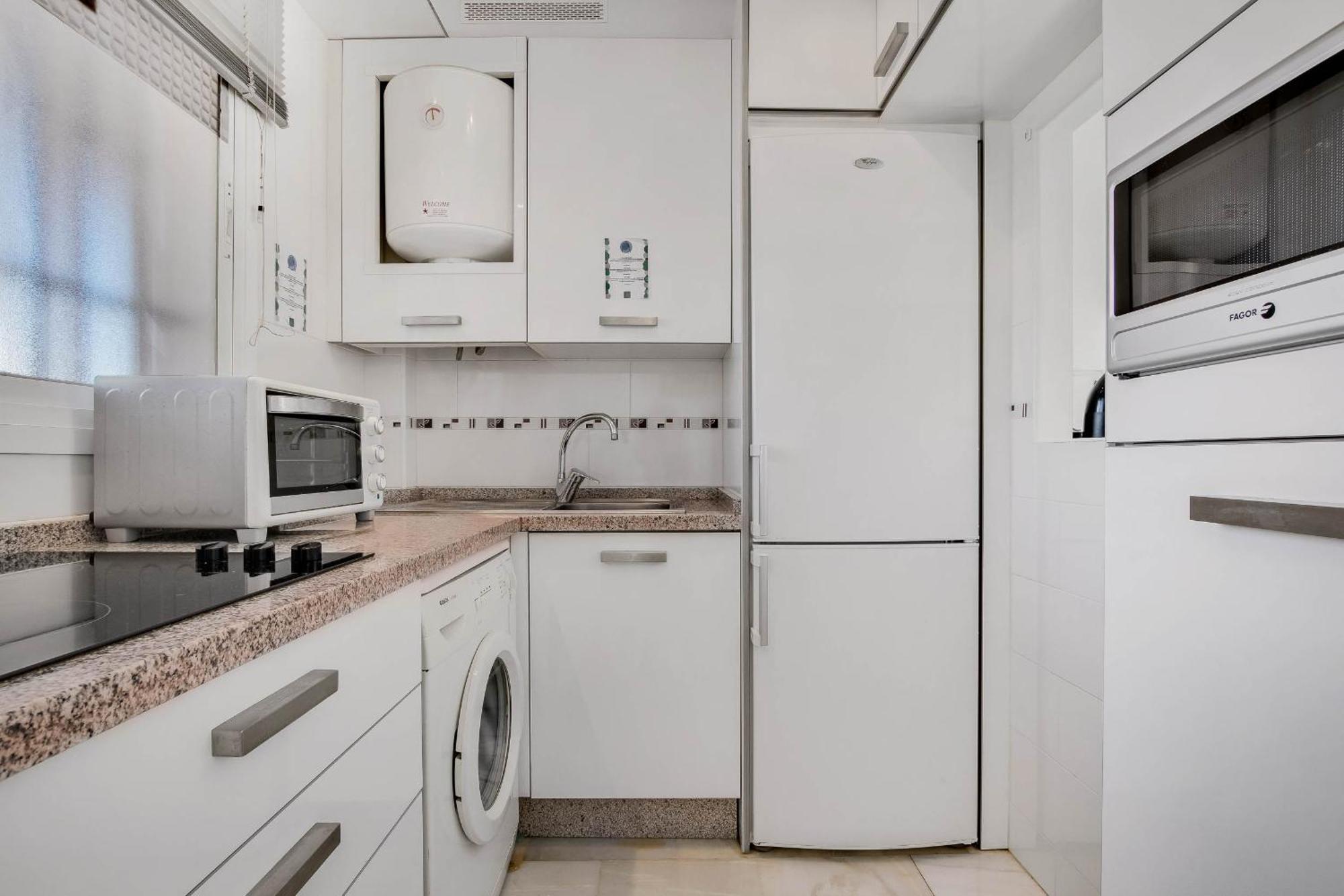 Erisa 68 By Ivi Real Estate Apartment ตอร์เรโมลิโนส ภายนอก รูปภาพ