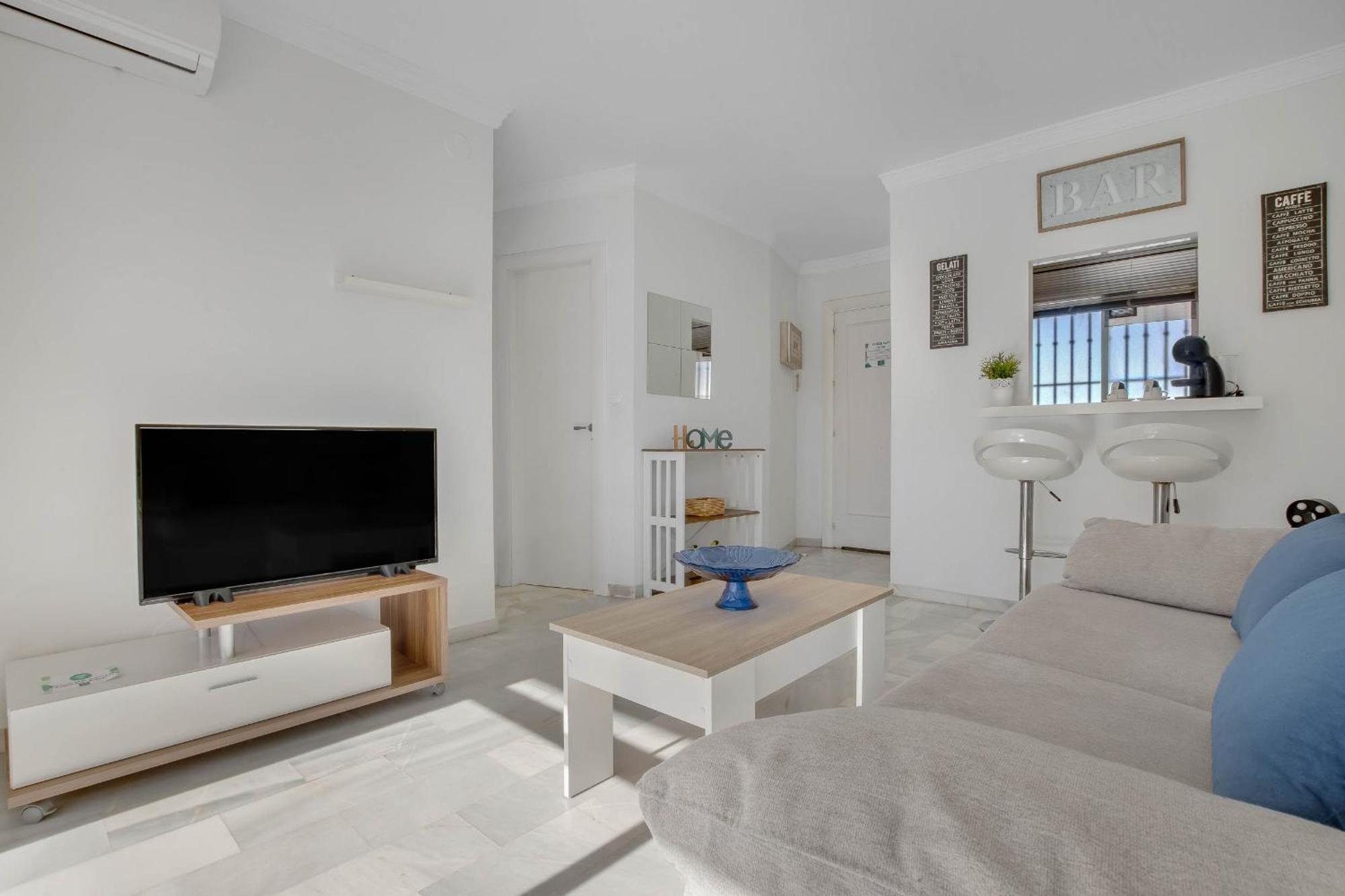 Erisa 68 By Ivi Real Estate Apartment ตอร์เรโมลิโนส ภายนอก รูปภาพ