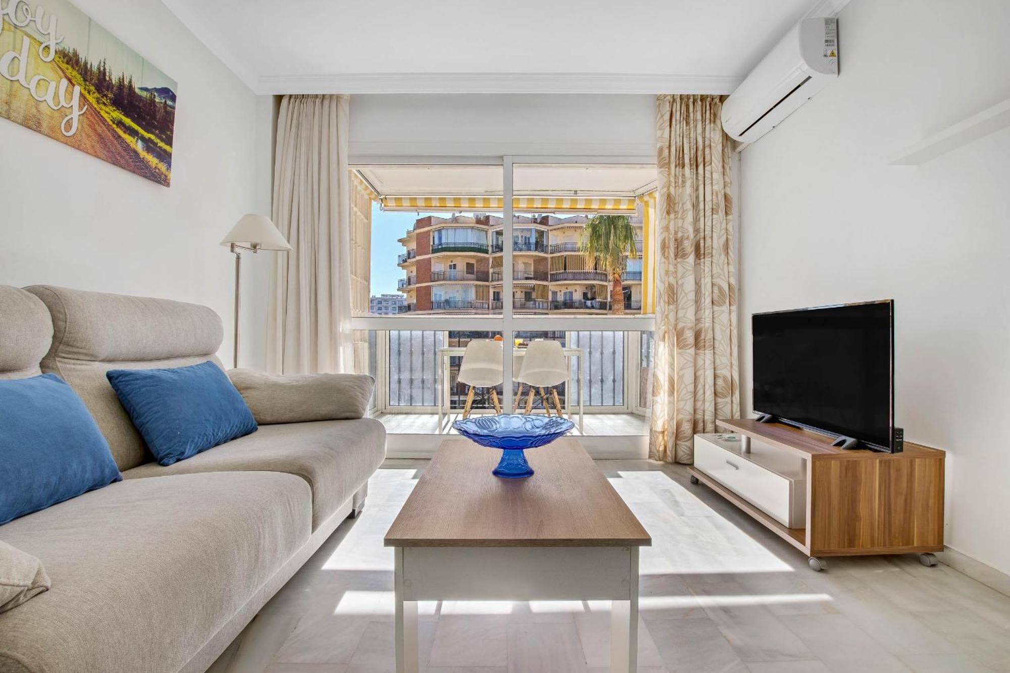 Erisa 68 By Ivi Real Estate Apartment ตอร์เรโมลิโนส ภายนอก รูปภาพ